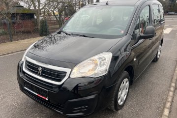 Osobowy Niski Przebieg Klimatyzacja Parktronic El.Szyby El.Lusterka