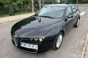 KLIMATYZACJA BANANOWE SKÓRY GRZANE FOTELE EL.SZYBY TEMPOMAT 160 KONI